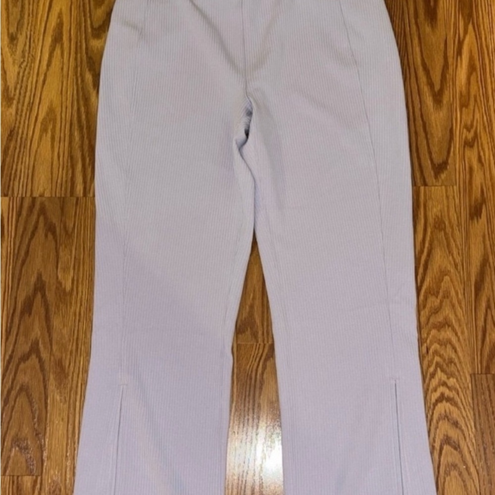 Lululemon Athletica Lilac Cropped Pants - Picture 2 of 6